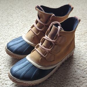 Tan and Black Duck Boots